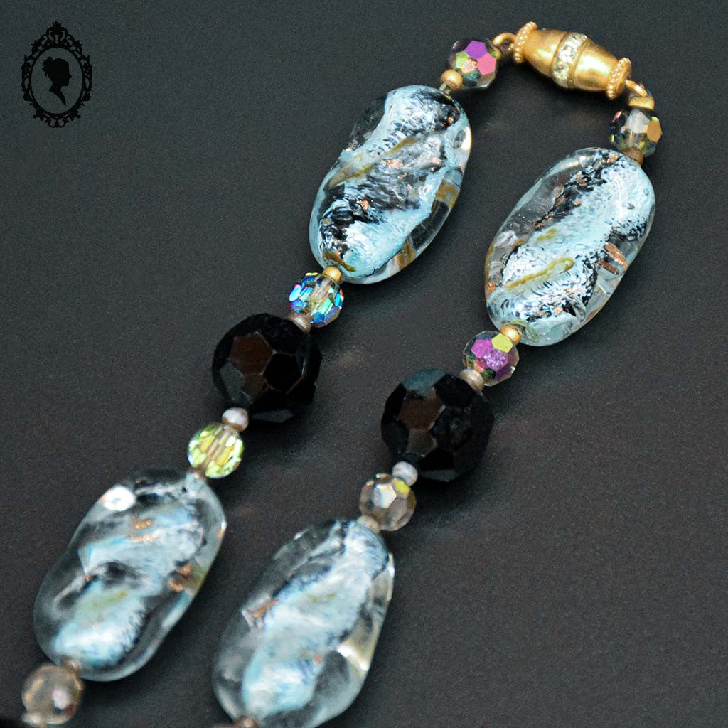 Élégant long collier perles de verre vénitien Murano bleu noir vintage ancien