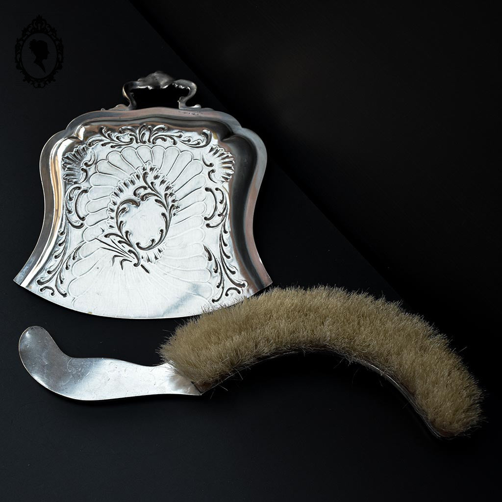 Ensemble pelle et brosse ramasse miettes en métal argenté ancien