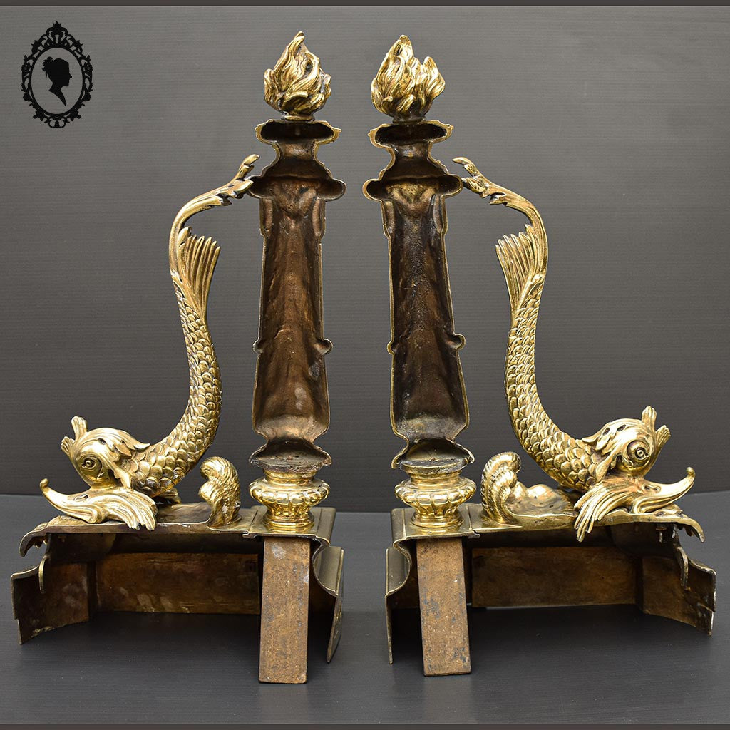 Élégant défenseur de cheminée chenets barre bronze doré chimère dauphin serpent de mer poisson ancien