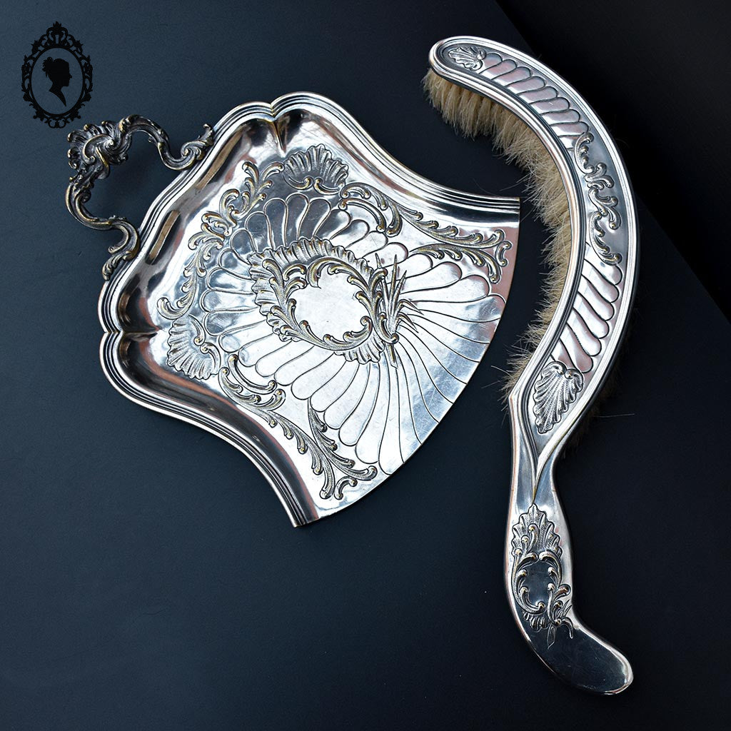 Ensemble pelle et brosse ramasse miettes en métal argenté ancien