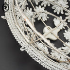 Couronne florale ange perles blanches objet de curiosité mortuaire ancienne 1900 H 76 cm