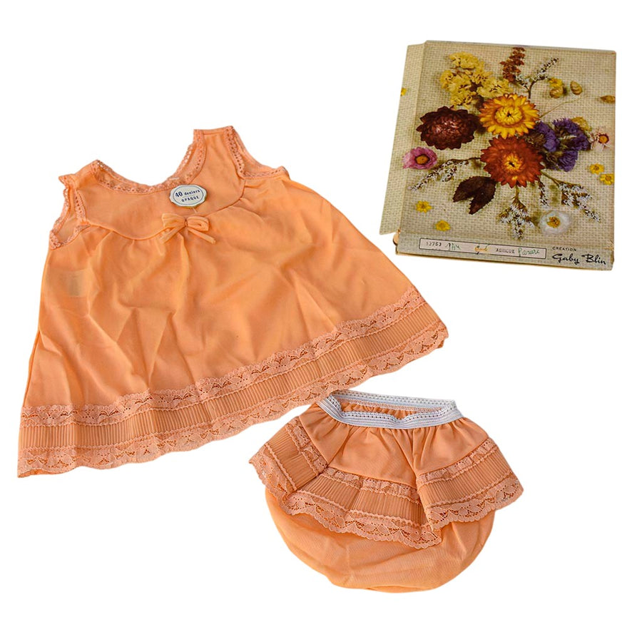 Ensemble bébé fille vintage 1 an pêche abricot – robe et bloomer assorti nylon Gaby Blin