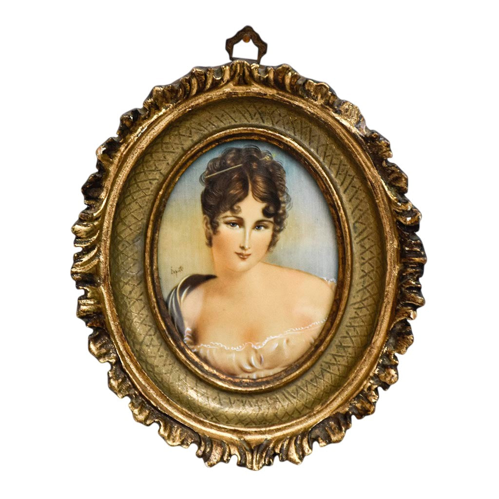 Portrait miniature signé sur ivoire – Cadre ovale doré de style baroque, verre bombé