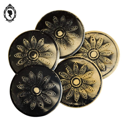 5 boutons fer anciens noir fleur beige ronds à queues collection D 3,5 cm