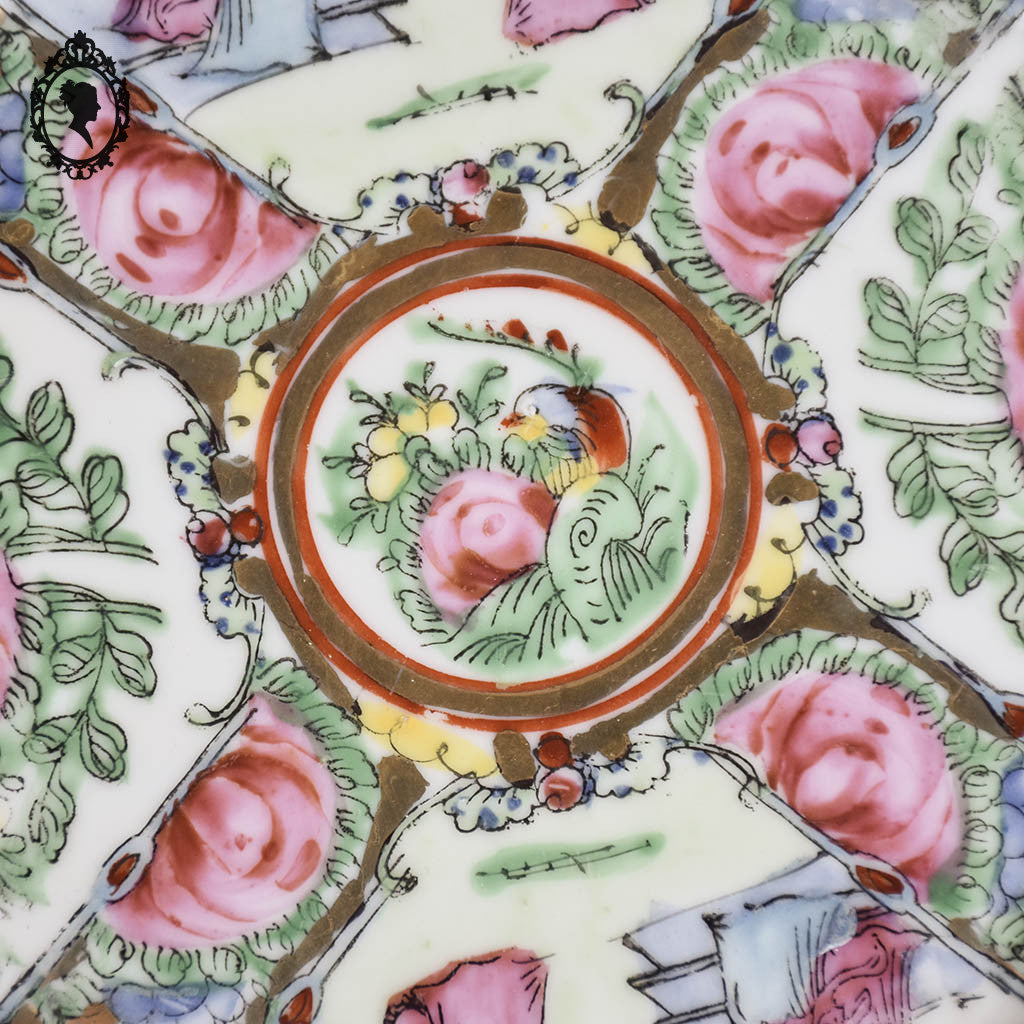 Assiette porcelaine chinoise murale époque XX ème doré rose collection signée