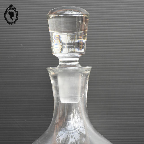 Belle carafe ancienne en verre blanc très épais avec bouchon Art déco
