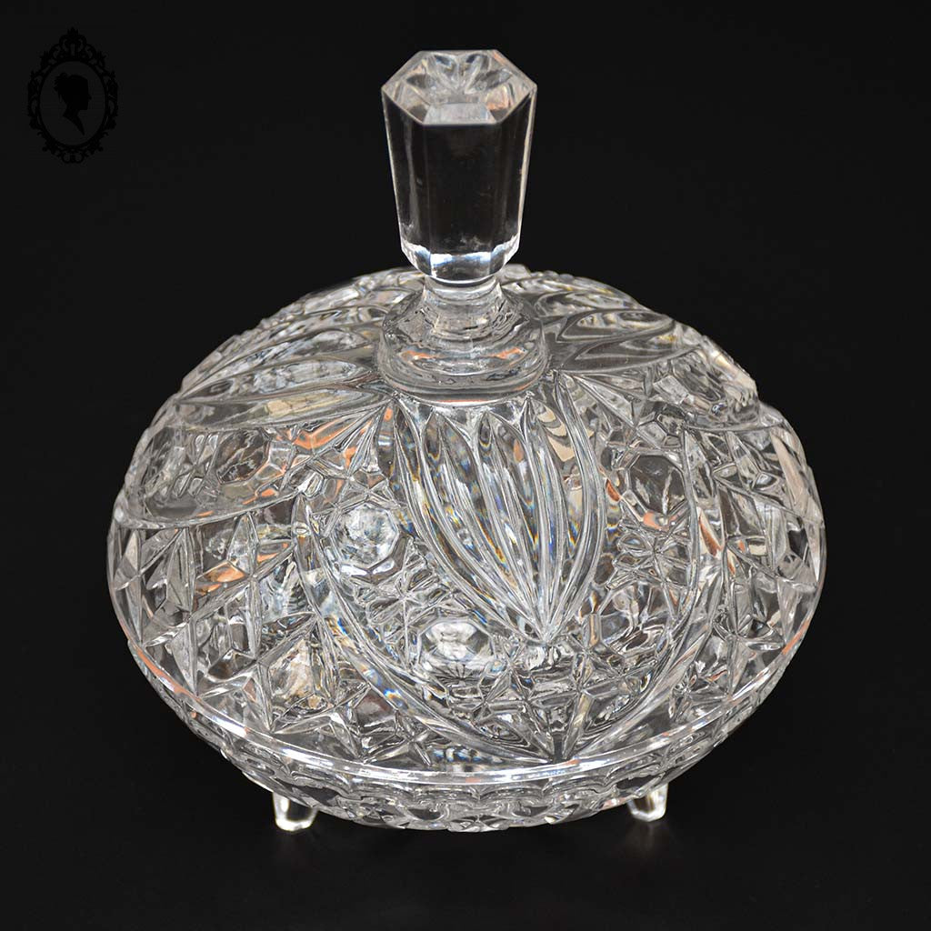 Bonbonnière drageoir poignée pointue en cristal blanc ciselé trépied vintage