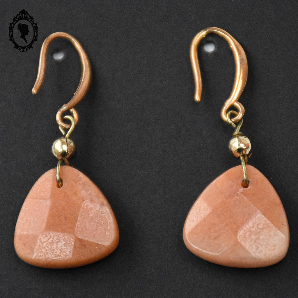 Boucles d’oreilles pendantes dormeuse pierre style cornaline orange clair et doré