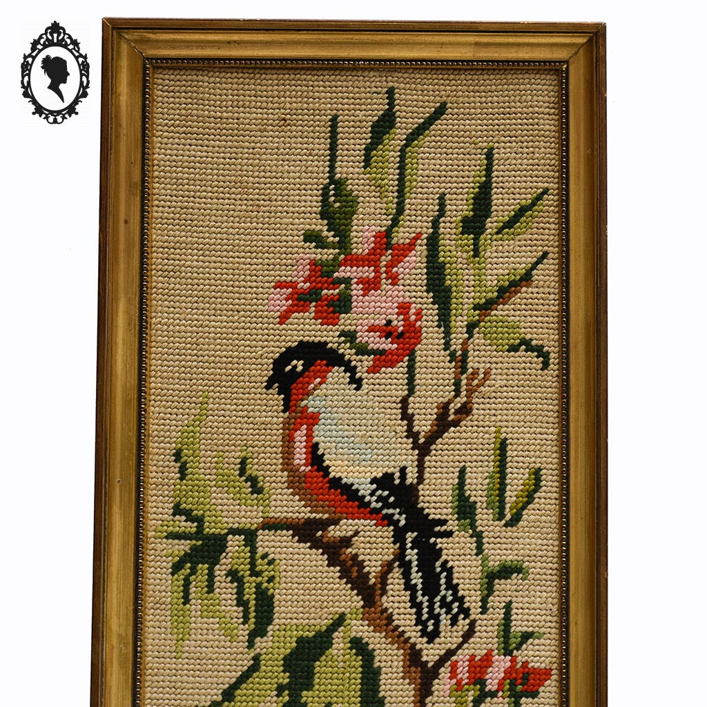 Cadre or doré tapisserie broderie oiseaux fond beige vintage