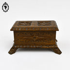 Coffret boite rectangulaire en bois motifs sculptée de fleur art populaire ancien