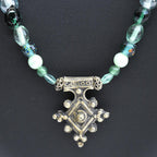 Collier berbère croix du sud métal perles bleu vert vintage ancien