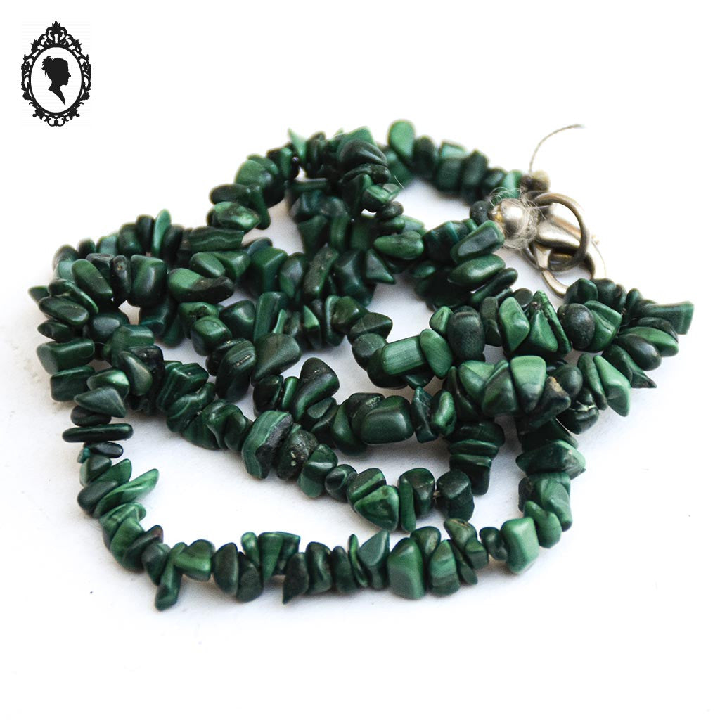 Collier vert en pierre malachite protectrice guérisseuse chips vintage