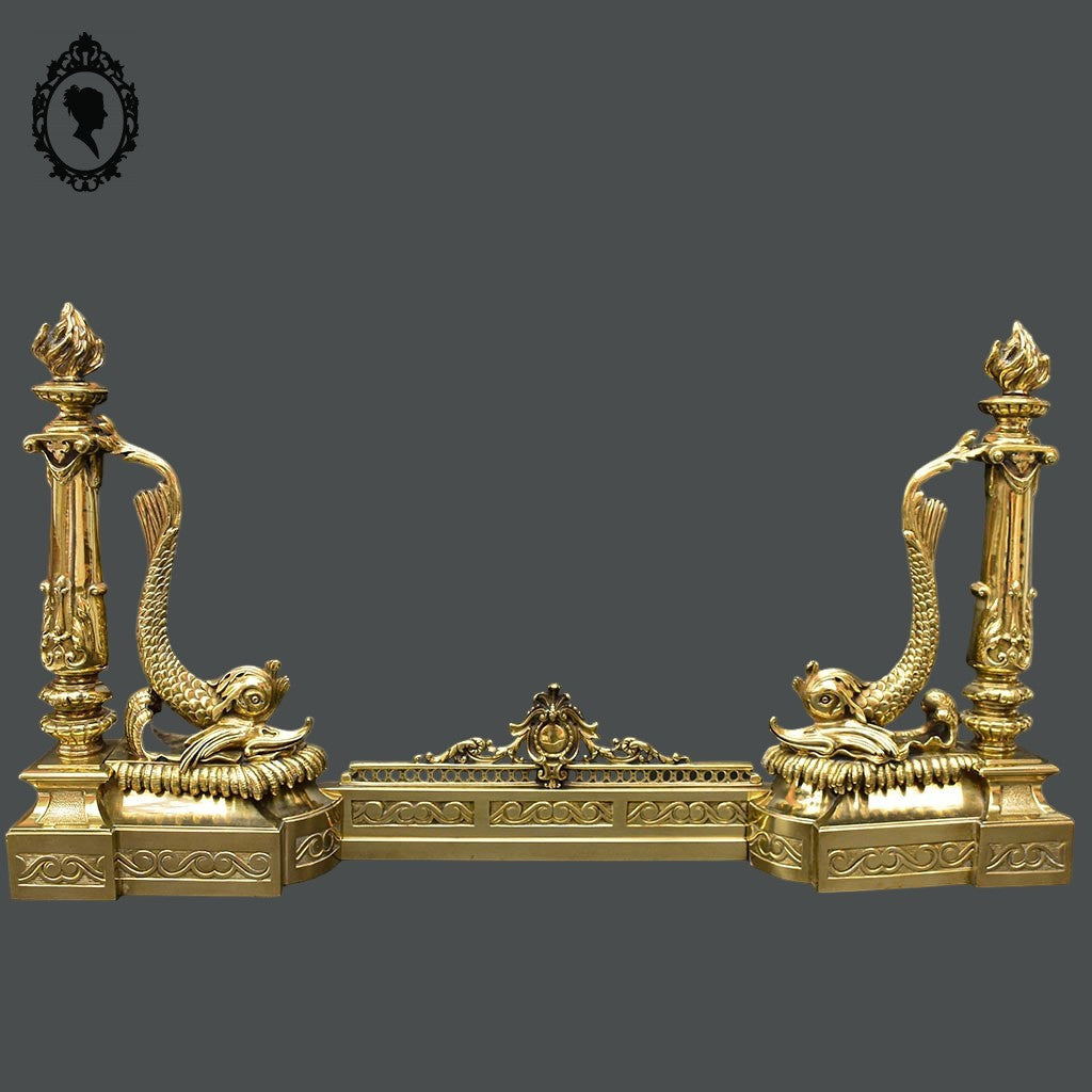 Élégant défenseur de cheminée chenets barre bronze doré chimère dauphin serpent de mer poisson ancien