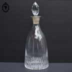 Jolie carafe ou flacon verre bouchon en pointe diamant ancienne