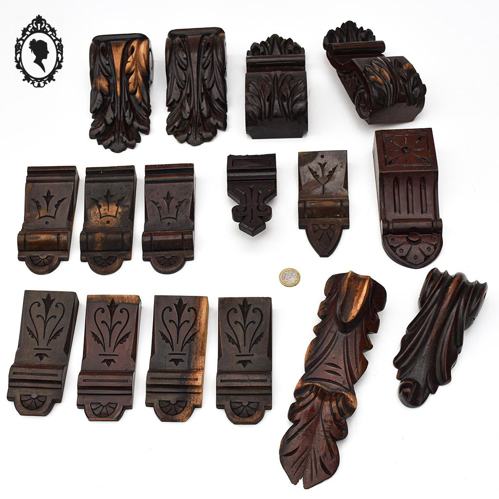Lot 16 ornementations sculptures boiseries déco de meubles bois ancien
