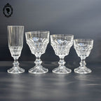 Lot 17 verres eau vin champagne sur pied en verre moulé multi facette