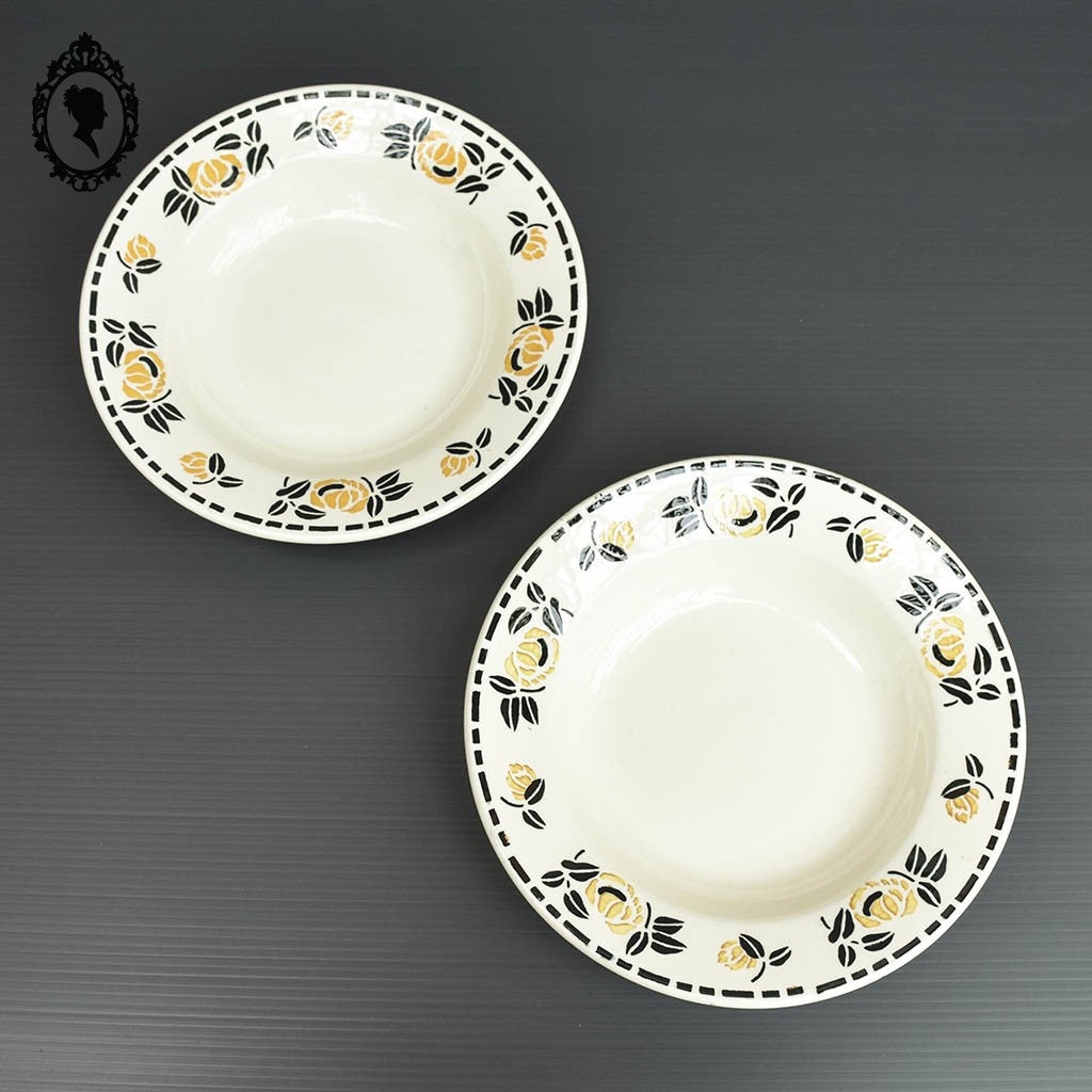 Lot 2 assiettes creuses fleuries beige noir orange Choisy le Roi vintage