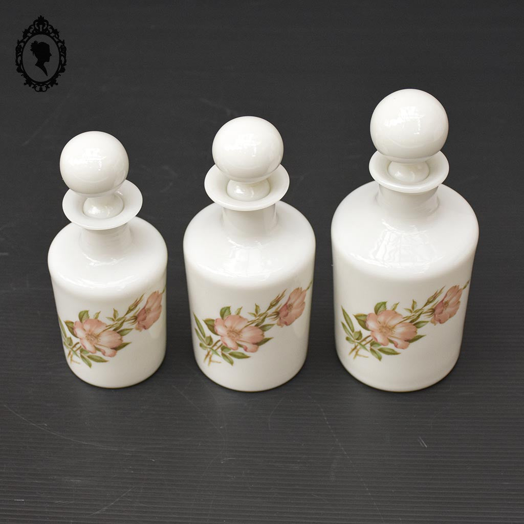Lot 3 flacons bouteilles verre blanc opaline fleurie 3 tailles années 70 vintage