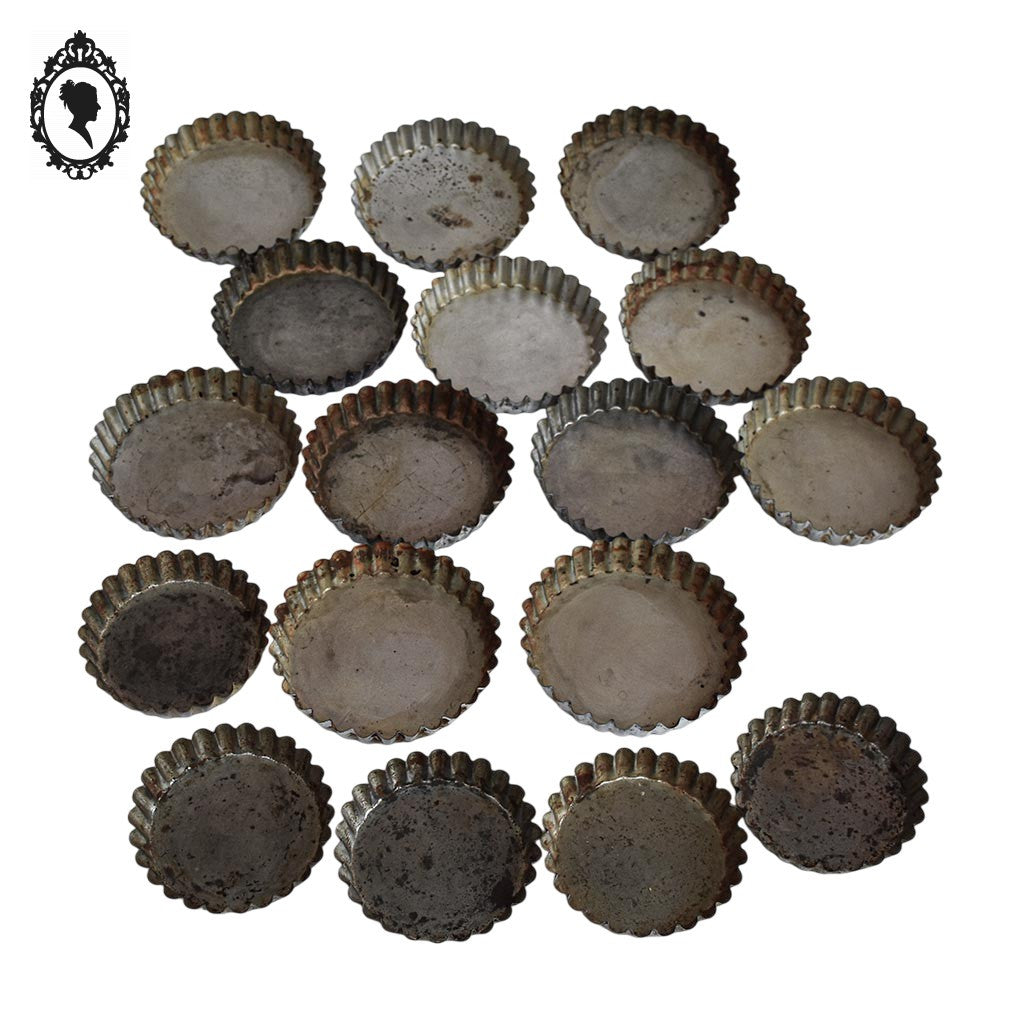 Lot moules à gâteaux ronds festonnés fer blanc gris vintage ancien
