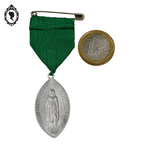 Médaille religieuse grise ovale pointue Immaculée conception en fer blanc vintage