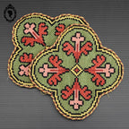 Médaillons écussons broderie tapisserie religieuse ancienne ornement liturgique croix H 15 cm