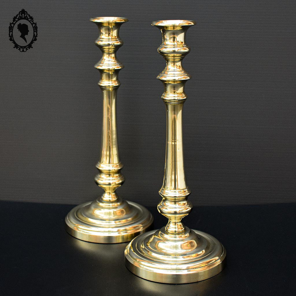 Paire de chandeliers bougeoirs Louis Philippe en laiton doré ancien
