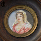 Petit cadre miniature portrait médaillon femme sur ivoire signé Deveze ancien
