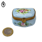 Pilulier boite romantique bleue fleurie dorée porcelaine vintage