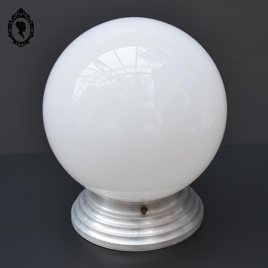 Plafonnier lustre globe rond blanc boule opaline vintage 1950
