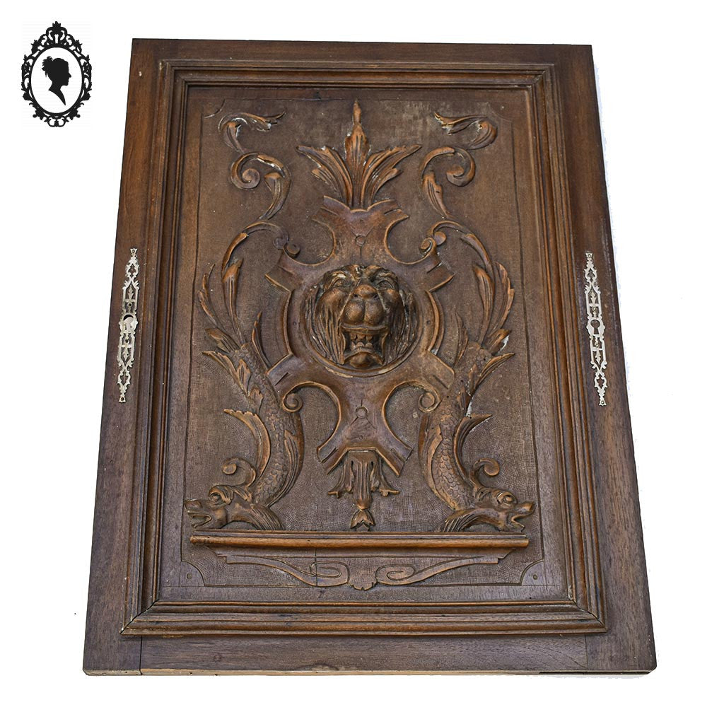 Porte de buffet bois sculpté tête de Lion office de cadre