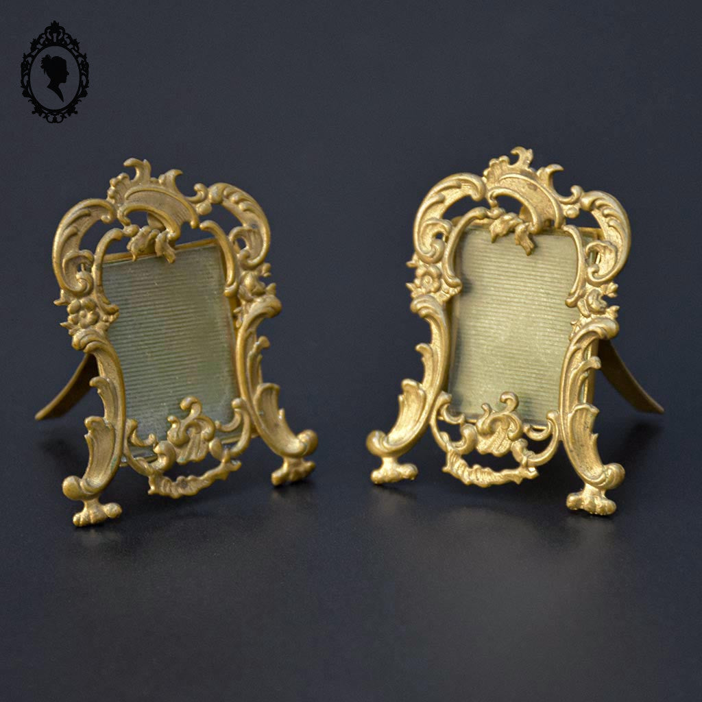Rare paire de petits cadres pour photo miniature à poser en laiton ancien