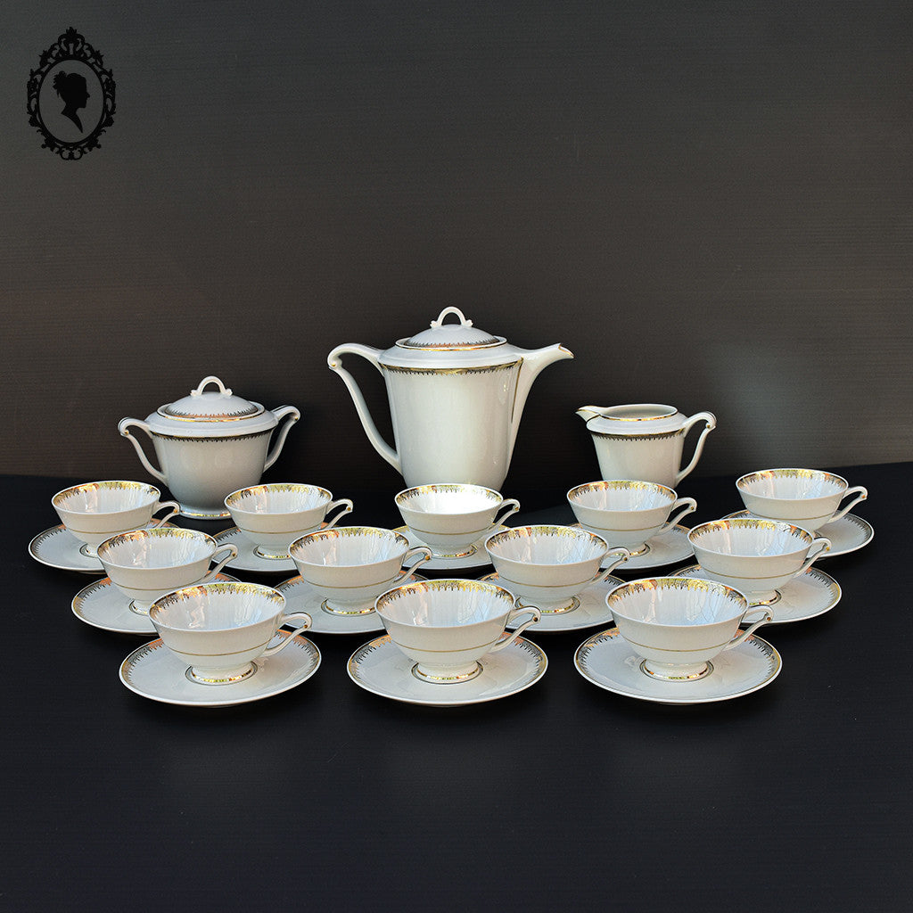 Service 12 tasses à café pots cafetière sucrier porcelaine fine UC Limoges blanc doré