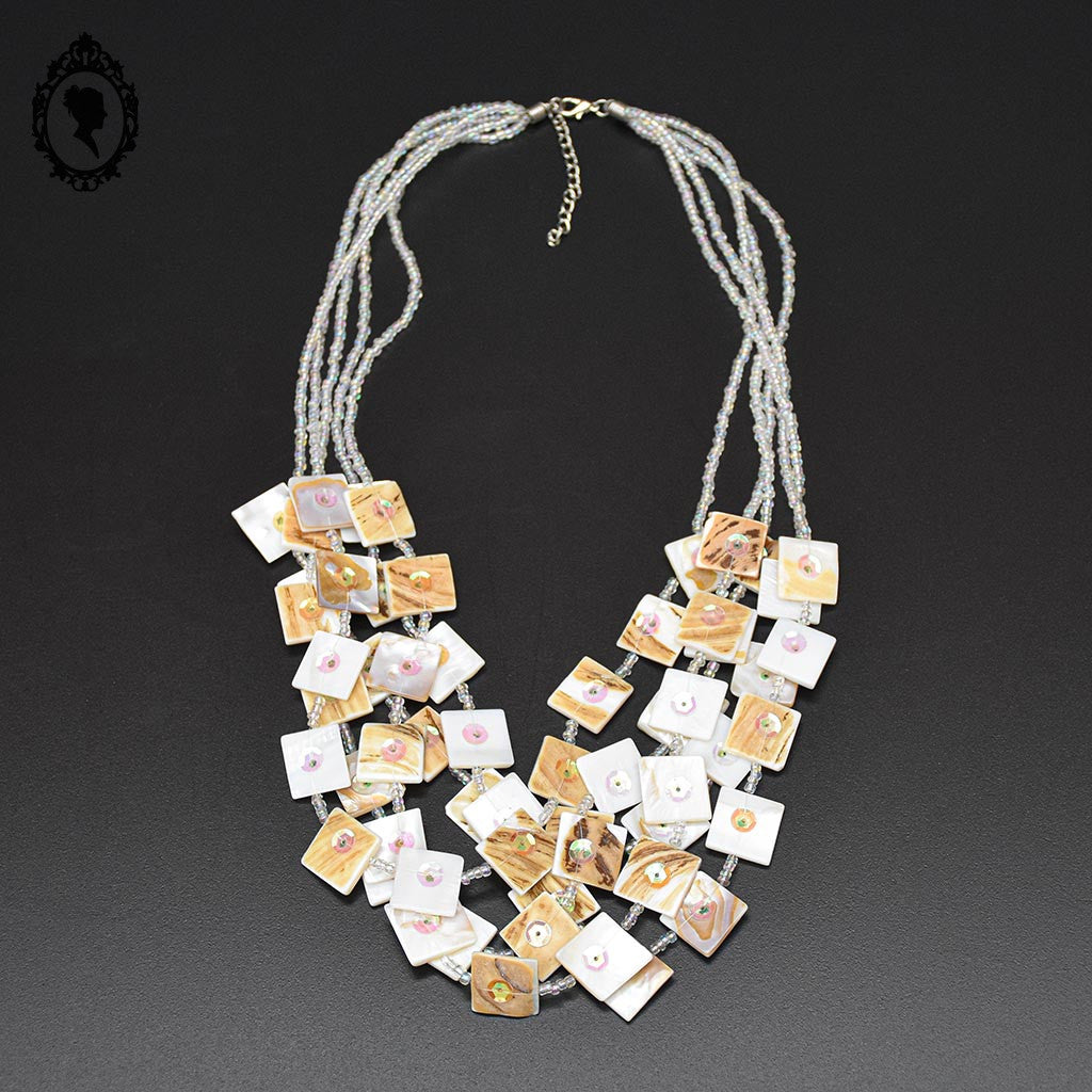Superbe collier perle nacre carré beige irisé multi rangs 5 rangs