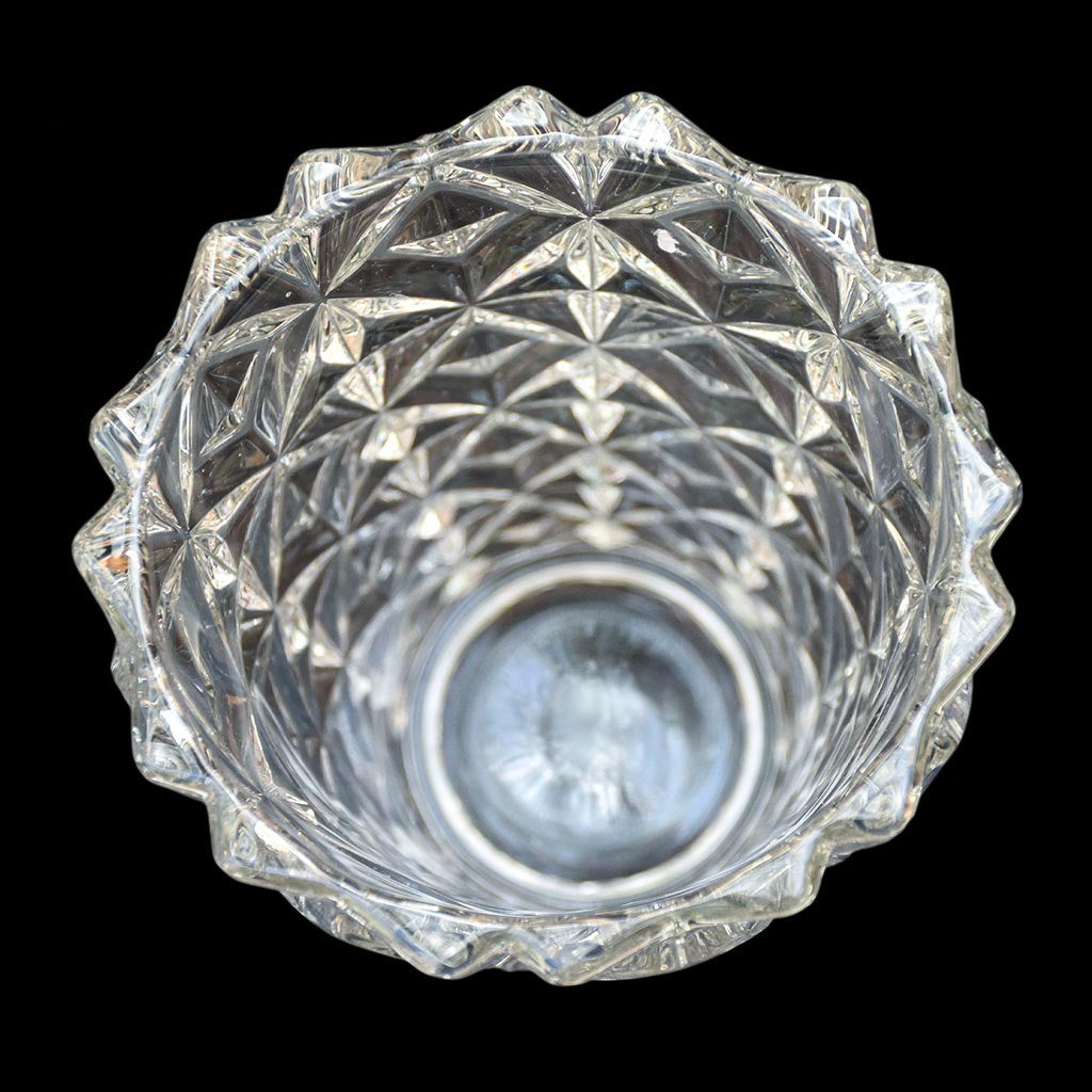Vase en cristal blanc ciselé H 16 cm vintage