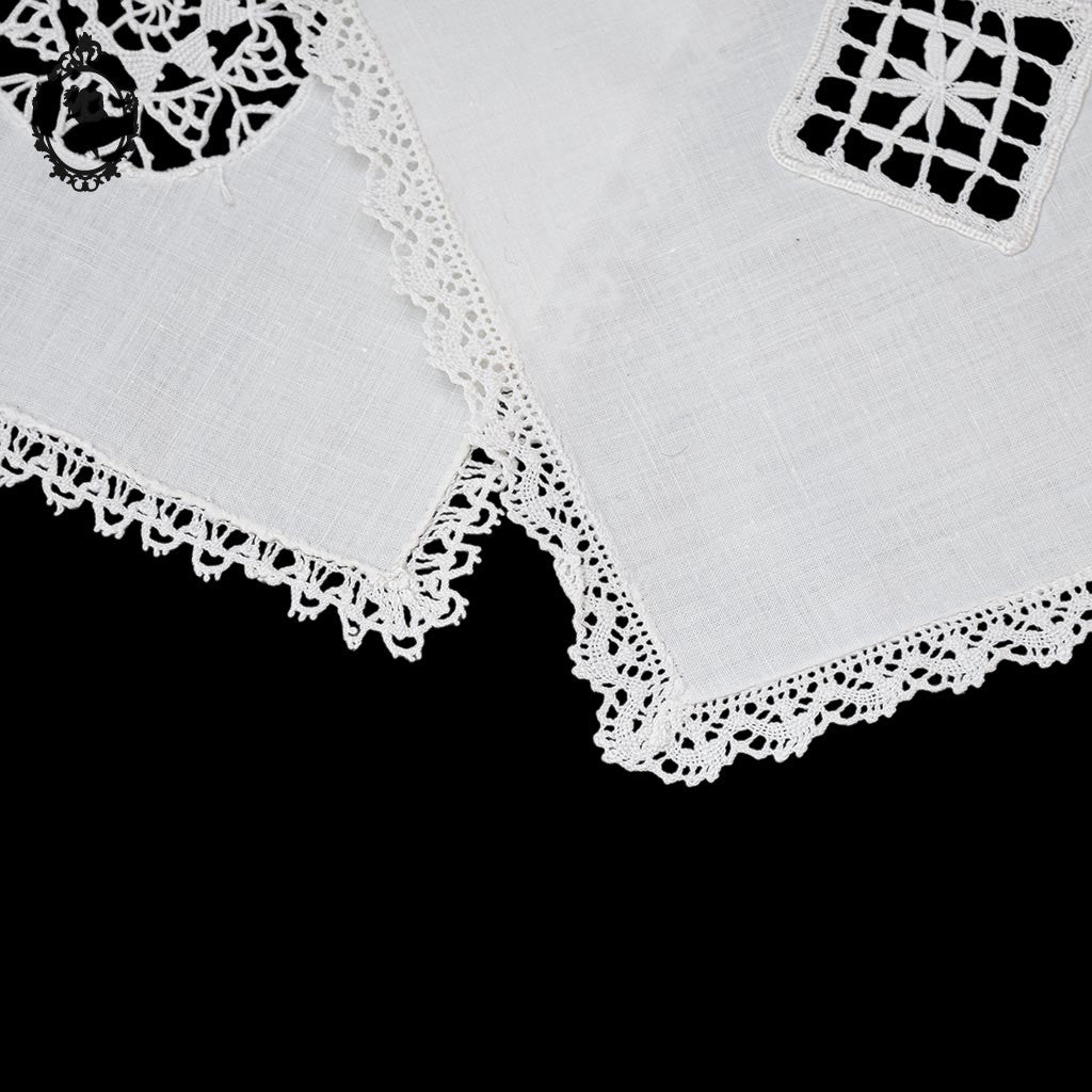 2 napperons brodés lin blanc presque carré 18 cm vintage
