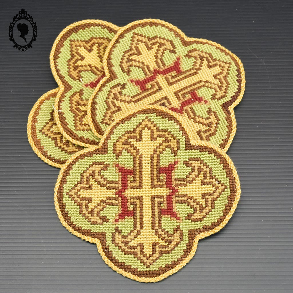 4 Médaillons broderie tapisserie religieuse ancienne ornement liturgique croix H 15 cm