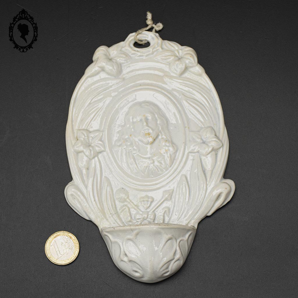 Bénitier Christ Art nouveau en porcelaine blanc HB Choisy ancien