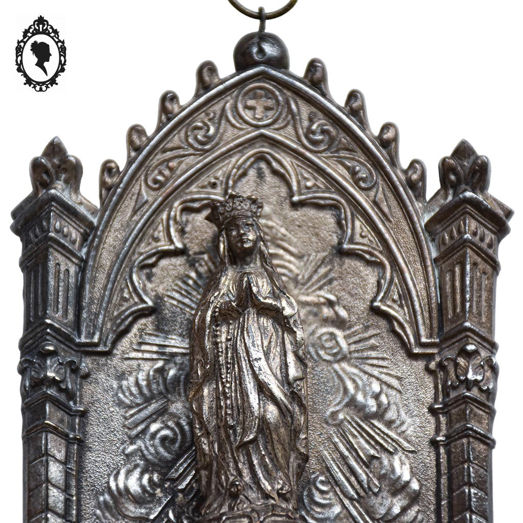 Bénitier en métal régule gris vierge Marie Lourdes vintage ancien