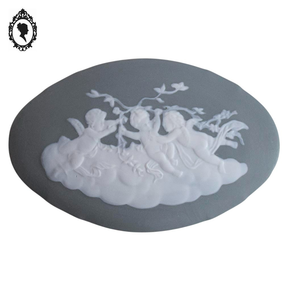 Bonbonnière ancienne boîte porcelaine biscuit vert tendre gris blanche anges