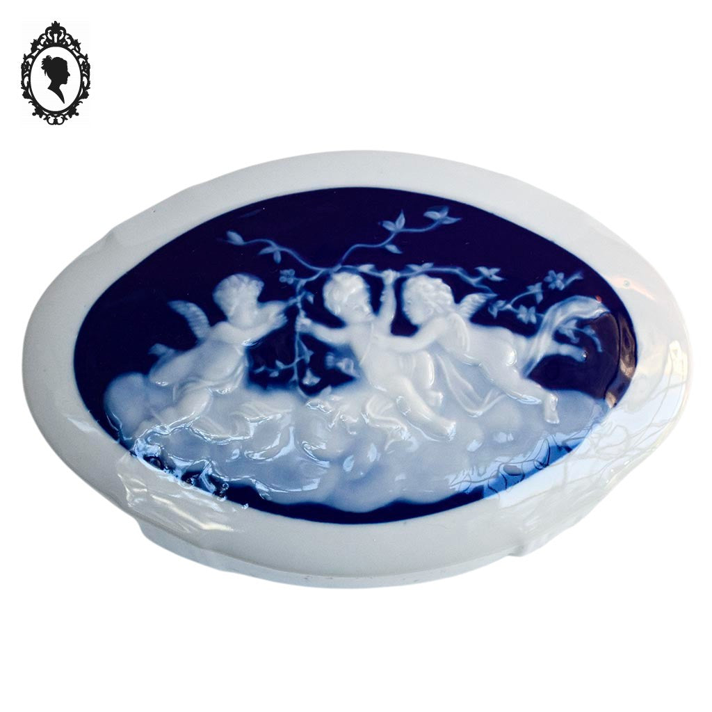 Bonbonnière signée Limoges boîte porcelaine blanche bleu anges
