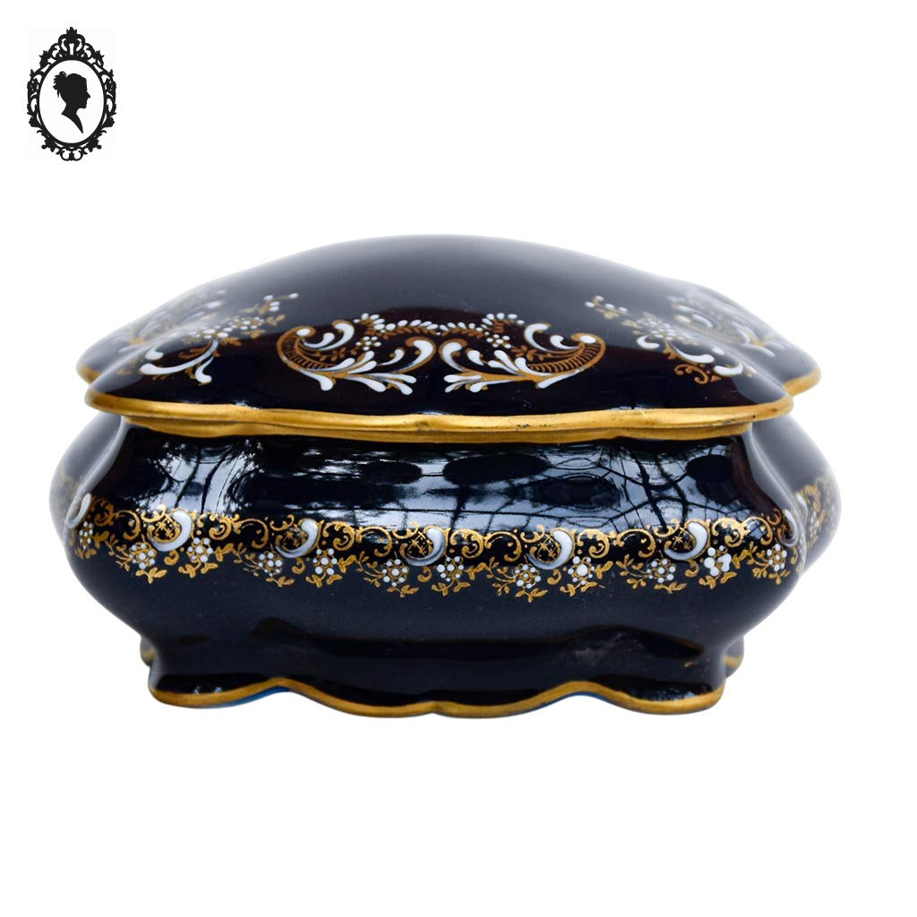 Bonbonnière signée T Limoges boîte porcelaine carrée bombée bleu doré vintage