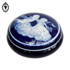 Bonbonnière signée Tharaud Limoges boîte porcelaine bleue anges blancs