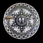 Broche ronde en lucite plexi motifs fleurs et oiseaux Art Nouveau Déco ancienne