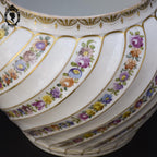 Cache pot vase rond blanc porcelaine fleurie rose doré signé