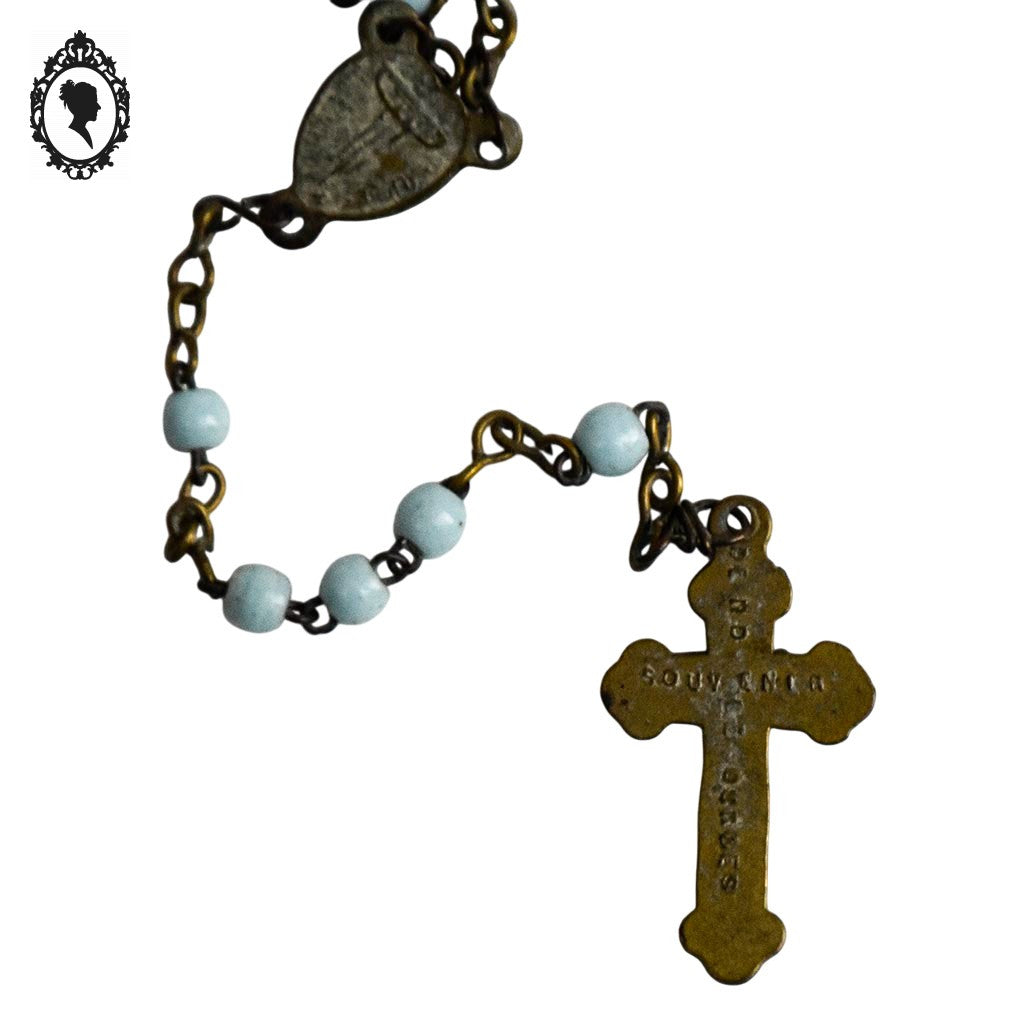 Chapelet rosaire Lourdes en perles bleu pastel objet religieux