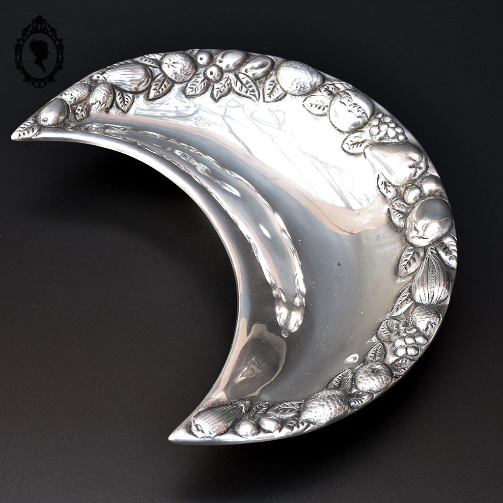 Coupelle coupe petit plat forme croissant de lune métal argenté signé Baullar