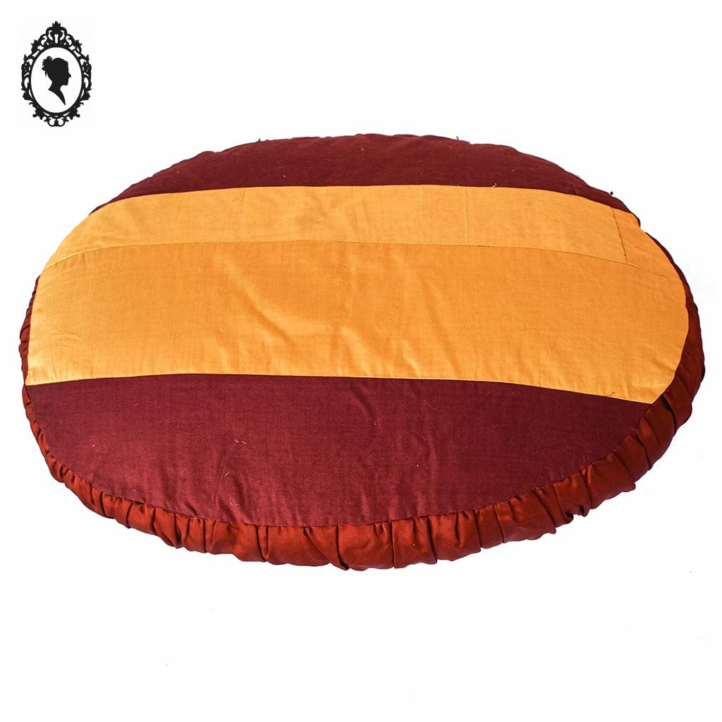 Coussin ovale broderie richelieu art décoration rouge beige ancien