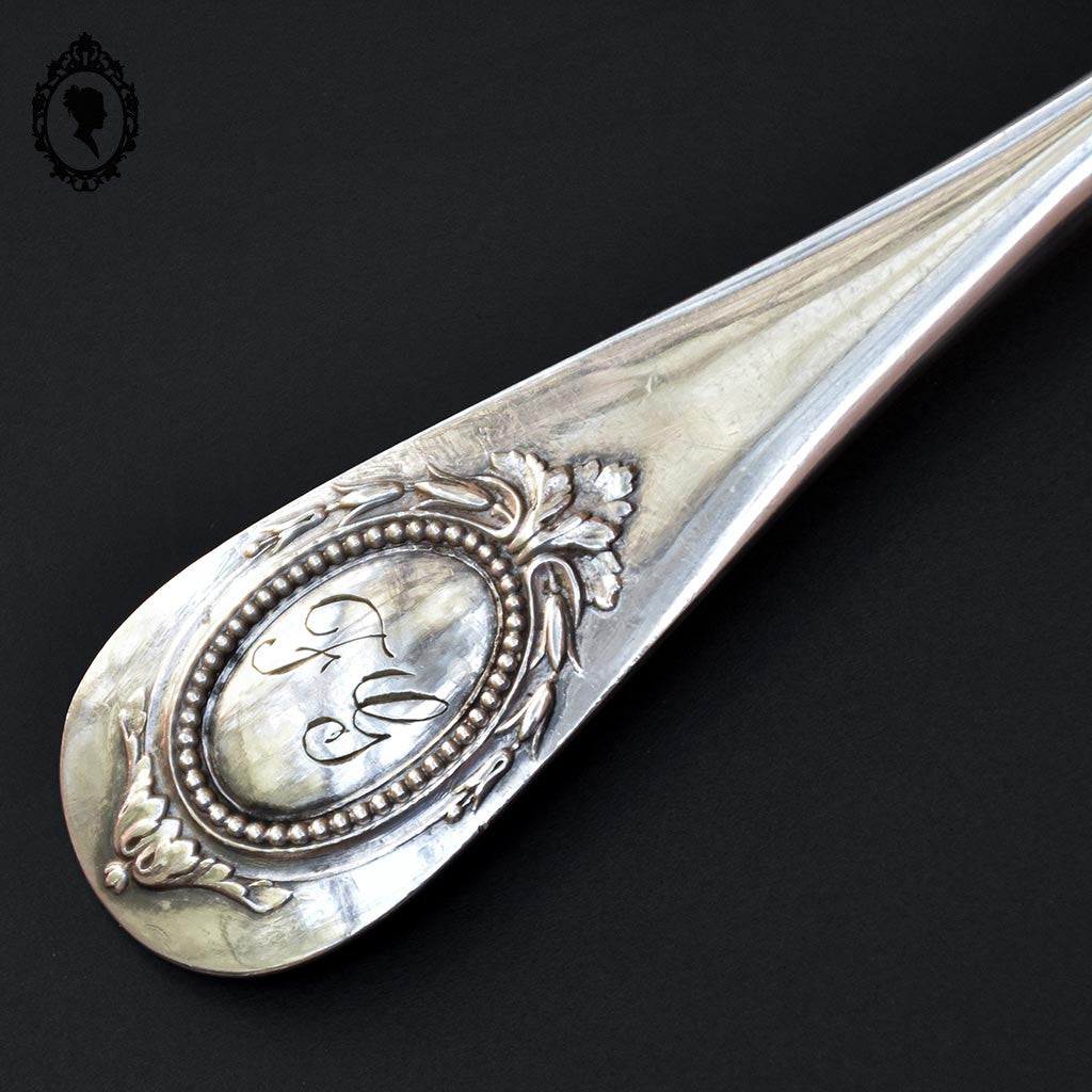 Cuillère à sucre saupoudreuse ou couvert ajouré en métal argent Christofle