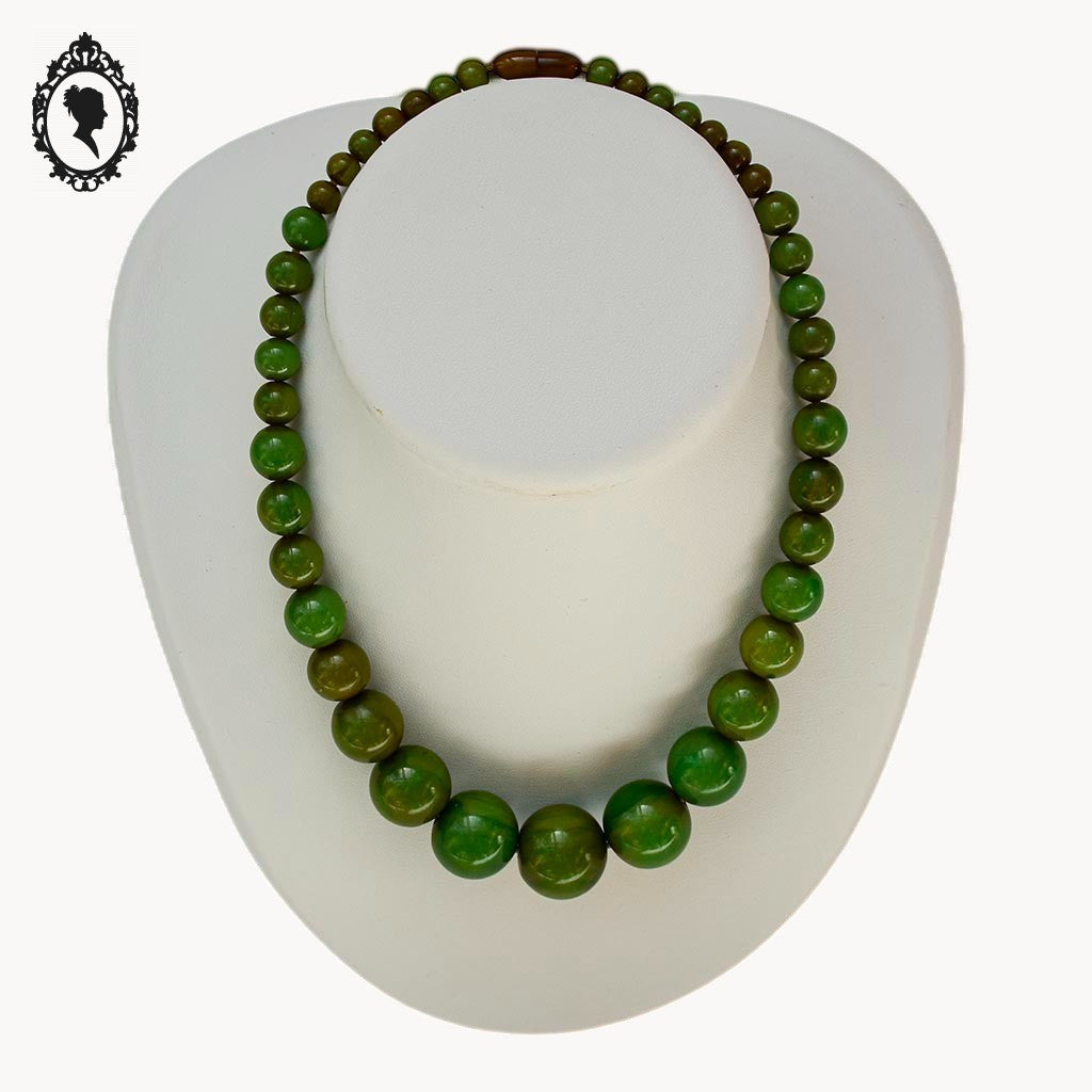 Élégant collier Art déco vert en bakélite perles rondes en cascade ancien