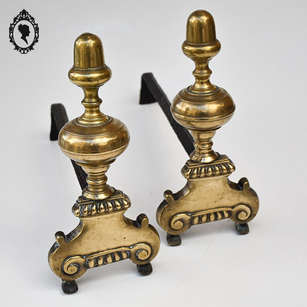 Élégants chenets en bronze doré accessoire de cheminée ancien